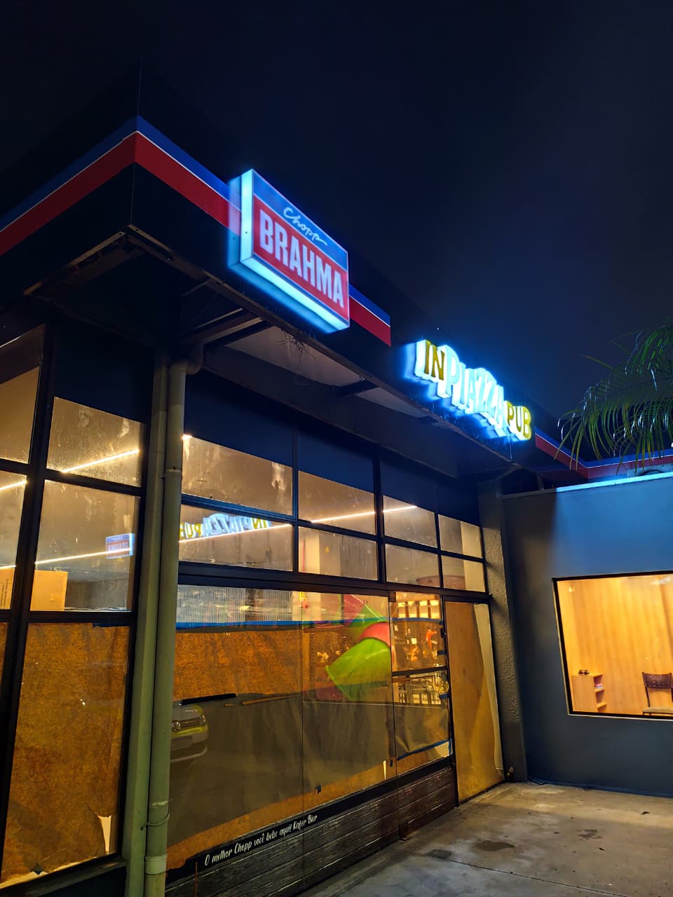 Fachada iluminada — trabalho Print Express